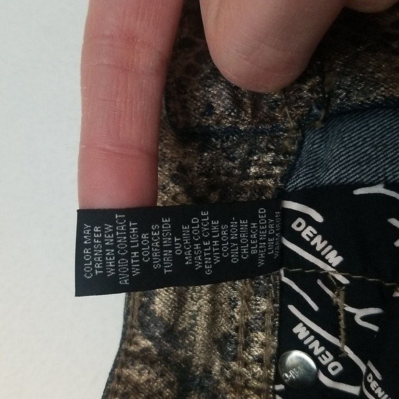 *LAST CHANCE ITEM!* INC Metallic Snakeskin Skinny Jeans - Picture 6 of 6